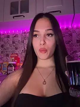 EricaWalls online show from March 13, 2025, 9:05 pm