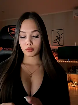 EricaWalls online show from September 13, 2025, 7:57 pm