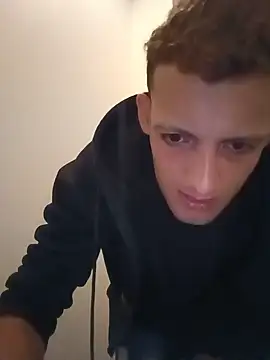 Duvan Martinez23 online show from April 15, 2026, 1:18 pm