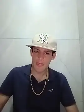 Snapshot of Duvan_Martinez23 chatting on June 30, 2026, 8:59 am Duvan Martinez23 online show from June 30, 2026, 8:59 am