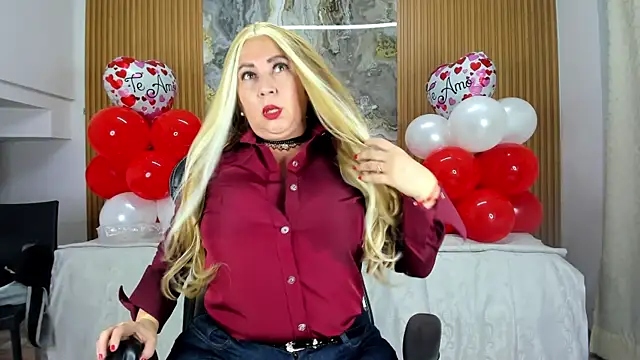 Snapshot of Danna_topless chatting on February 14, 2025, 12:03 pm Danna topless online show from February 14, 2025, 12:03 pm