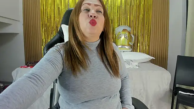 Snapshot of Danna_topless chatting on October 20, 2025, 12:05 pm Danna topless online show from October 20, 2025, 12:05 pm