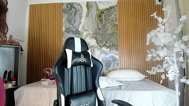 Snapshot of Danna_topless chatting on January 17, 2026, 11:59 am Danna topless online show from January 17, 2026, 11:59 am