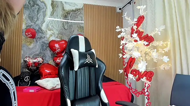 Snapshot of Danna_topless chatting on February 26, 2026, 12:04 pm Danna topless online show from February 26, 2026, 12:04 pm