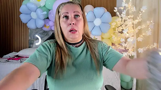 Snapshot of Danna_topless chatting on April 7, 2026, 12:05 pm Danna topless online show from April 7, 2026, 12:05 pm