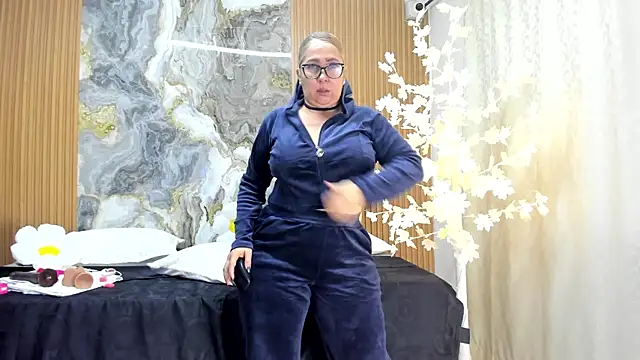 Snapshot of Danna_topless chatting on April 16, 2026, 12:06 pm Danna topless online show from April 16, 2026, 12:06 pm