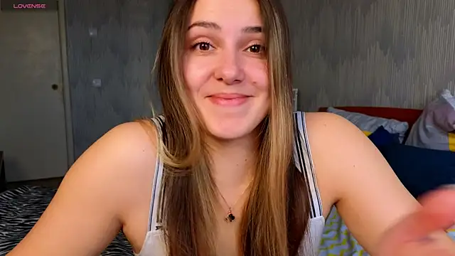 sophia euphoriaa online show from April 28, 2026, 6:40 am