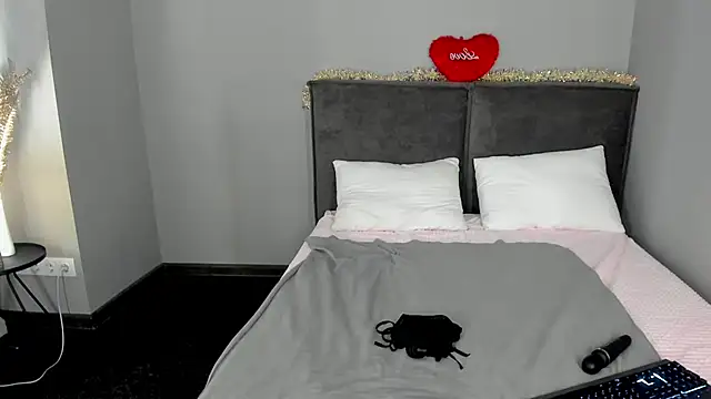 MuscleXXXBarbie online show from February 14, 2026, 9:17 am