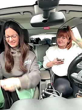 BrownieyQueen online show from November 28, 2025, 8:50 am