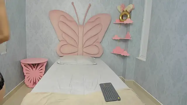 Snapshot of MaddyCute4u chatting on February 21, 2025, 11:33 am MaddyCute4u online show from February 21, 2025, 11:33 am