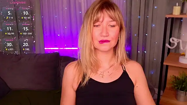 MilaBott online show from March 18, 2025, 9:10 pm