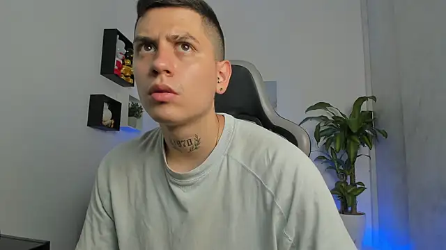 Yeiko Romero  online show from September 13, 2025, 7:02 pm