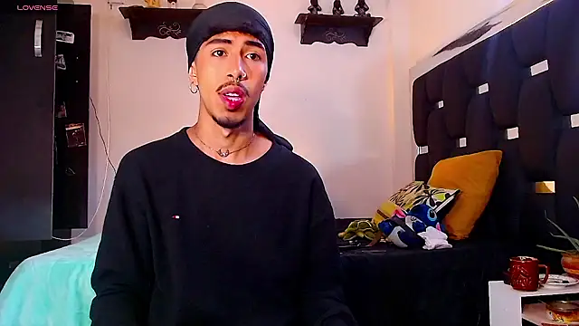 Snapshot of RyanRizzo chatting on December 23, 2024, 7:41 pm RyanRizzo online show from December 23, 2024, 7:41 pm