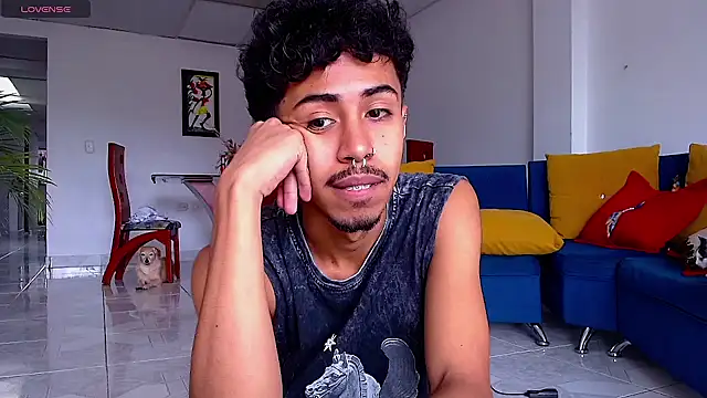 Snapshot of RyanRizzo chatting on January 4, 2025, 6:40 pm RyanRizzo online show from January 4, 2025, 6:40 pm