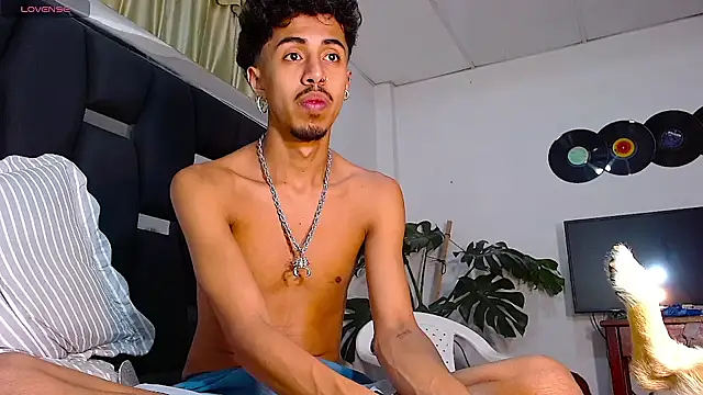 Snapshot of RyanRizzo chatting on January 12, 2025, 7:11 am RyanRizzo online show from January 12, 2025, 7:11 am