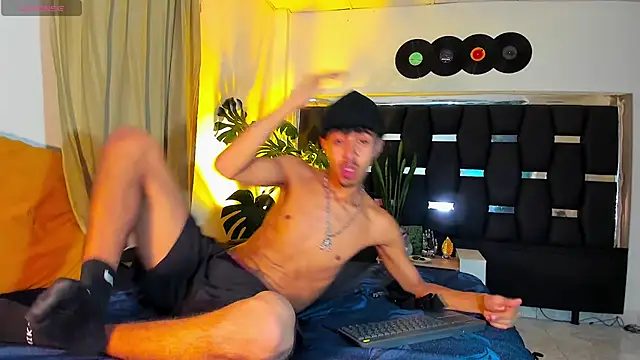 Snapshot of RyanRizzo chatting on February 22, 2025, 9:37 pm RyanRizzo online show from February 22, 2025, 9:37 pm