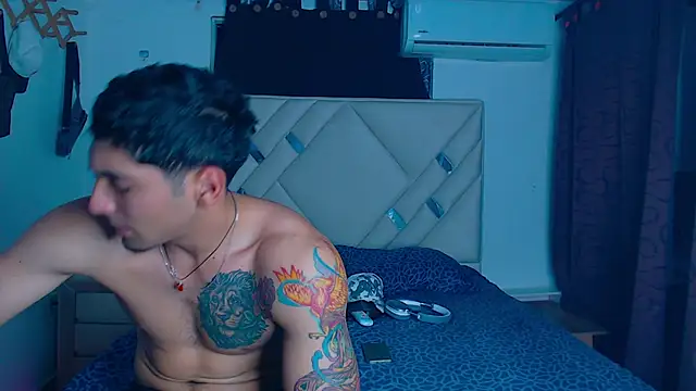 Rich boy01 online show from February 6, 2025, 3:06 am