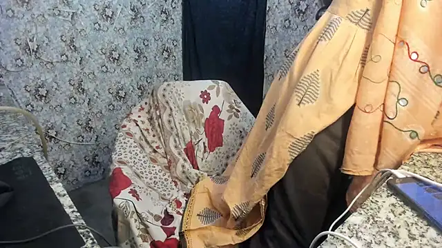 aarjulove online show from March 12, 2025, 5:38 pm