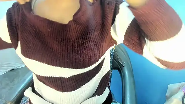 aarjulove online show from December 18, 2025, 12:22 pm