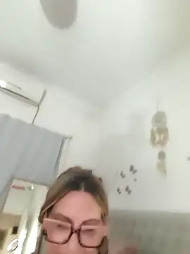 Snapshot of lolavalecuatro chatting on March 13, 2026, 11:11 pm lolavalecuatro online show from March 13, 2026, 11:11 pm