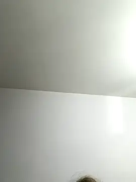 Snapshot of lolavalecuatro chatting on April 8, 2026, 11:05 pm lolavalecuatro online show from April 8, 2026, 11:05 pm