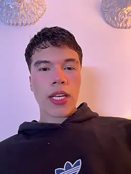 Snapshot of Logan_smith1 chatting on July 6, 2026, 4:53 am Logan smith1 online show from July 6, 2026, 4:53 am