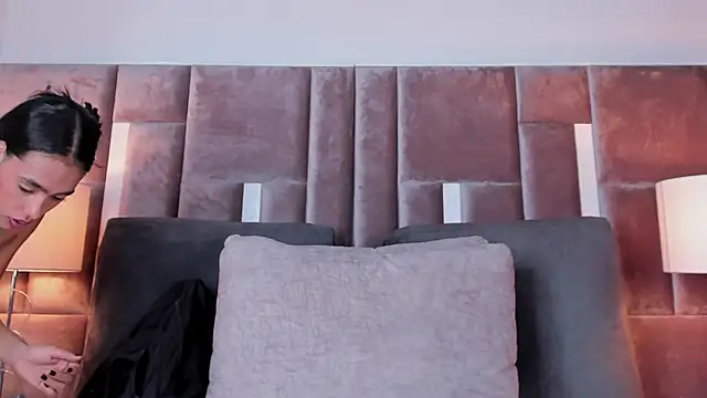 Nia Bunny online show from November 19, 2025, 12:16 pm