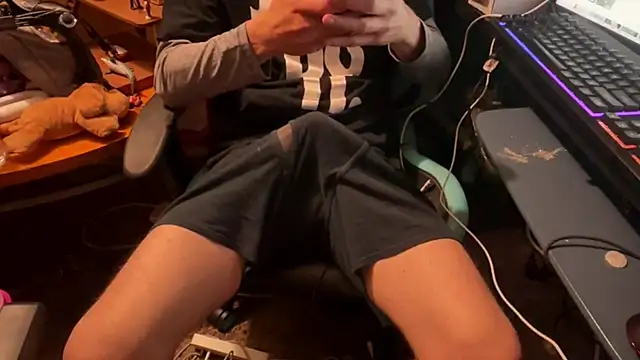 Snapshot of deadpi chatting on November 26, 2025, 3:46 pm deadpi online show from November 26, 2025, 3:46 pm