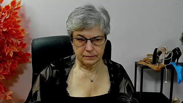 IrisDream online show from November 18, 2025, 7:13 am