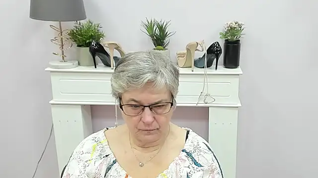 IrisDream online show from February 9, 2026, 7:12 am