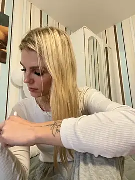 Liya my online show from October 8, 2025, 2:04 pm