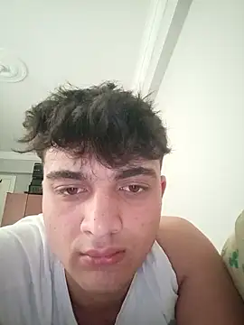 Snapshot of boy_3835 chatting on March 16, 2025, 12:00 pm boy 3835 online show from March 16, 2025, 12:00 pm