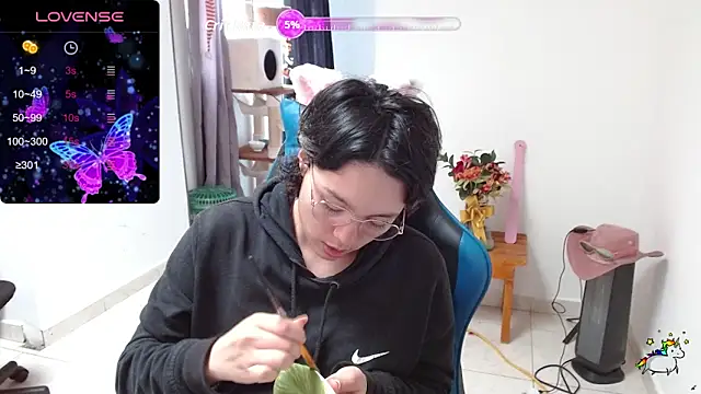 TRIXIE TANG28 online show from February 24, 2026, 7:01 pm