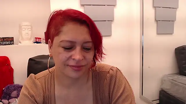Snapshot of eva_twiss chatting on June 24, 2026, 5:01 pm eva twiss online show from June 24, 2026, 5:01 pm