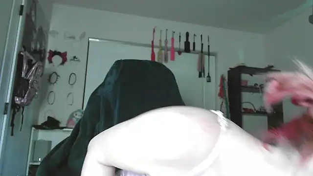 Snapshot of GoddessPinxx chatting on May 19, 2026, 3:29 pm GoddessPinxx online show from May 19, 2026, 3:29 pm