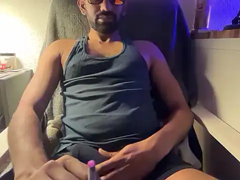 dominanthubby online show from July 8, 2026, 10:25 pm
