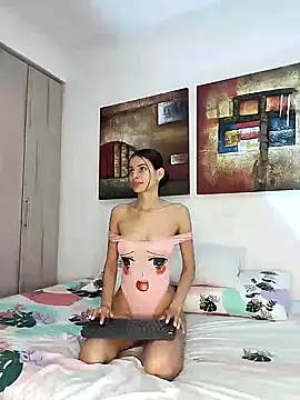 Snapshot of cuteluci_ chatting on December 18, 2024, 1:02 pm cuteluci online show from December 18, 2024, 1:02 pm