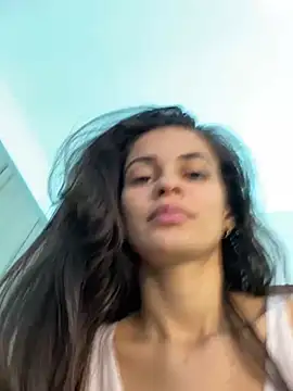 Snapshot of cuteluci_ chatting on December 20, 2024, 12:38 pm cuteluci online show from December 20, 2024, 12:38 pm