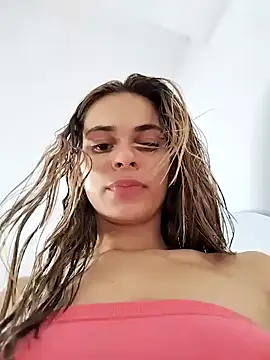 Snapshot of cuteluci_ chatting on December 30, 2024, 1:03 pm cuteluci online show from December 30, 2024, 1:03 pm