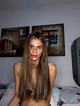 Snapshot of cuteluci_ chatting on December 31, 2024, 3:53 pm cuteluci online show from December 31, 2024, 3:53 pm