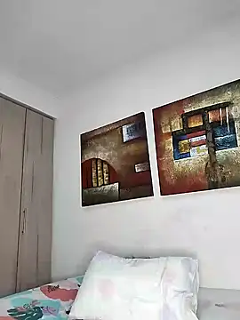 Snapshot of cuteluci_ chatting on January 1, 2025, 7:09 am cuteluci online show from January 1, 2025, 7:09 am