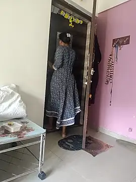 Snapshot of samitasharma chatting on February 17, 2026, 4:53 am samitasharma online show from February 17, 2026, 4:53 am