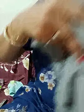 Snapshot of samitasharma chatting on April 1, 2026, 1:52 pm samitasharma online show from April 1, 2026, 1:52 pm