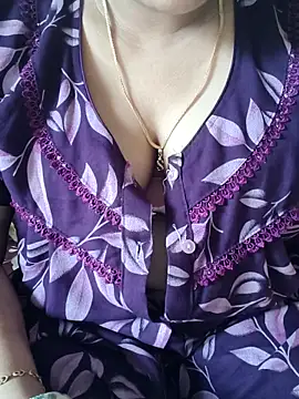 Snapshot of samitasharma chatting on April 9, 2026, 3:39 am samitasharma online show from April 9, 2026, 3:39 am