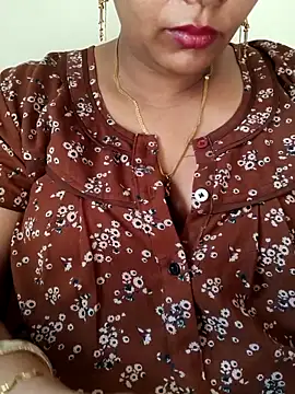 Snapshot of samitasharma chatting on April 11, 2026, 3:33 am samitasharma online show from April 11, 2026, 3:33 am