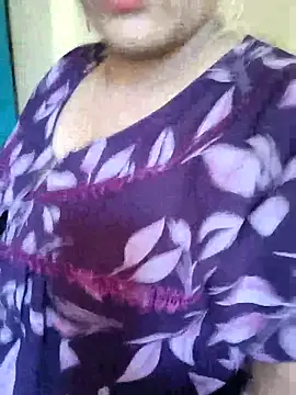 Snapshot of samitasharma chatting on April 13, 2026, 4:18 am samitasharma online show from April 13, 2026, 4:18 am