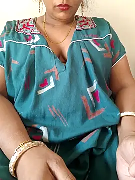 Snapshot of samitasharma chatting on April 14, 2026, 3:23 am samitasharma online show from April 14, 2026, 3:23 am