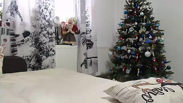 SweetMaddy888 online show from December 29, 2024, 7:06 am