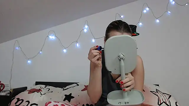 SweetMaddy888 online show from January 12, 2025, 4:10 am