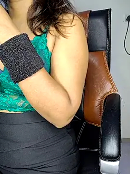 Snapshot of Black-Pearll chatting on February 28, 2025, 4:31 pm Black-Pearll online show from February 28, 2025, 4:31 pm